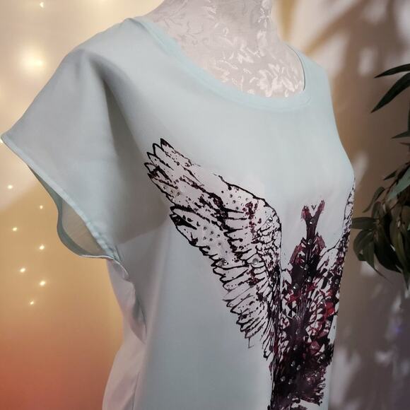 Rock & Republic Women's S Light Blue Mint Guitar Wing Rhinestone Flowy Top - Picture 2 of 6